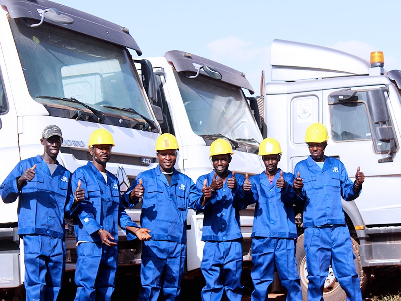 CRSG SENEGAL L'AUTOMOBILE SUARL服务团队