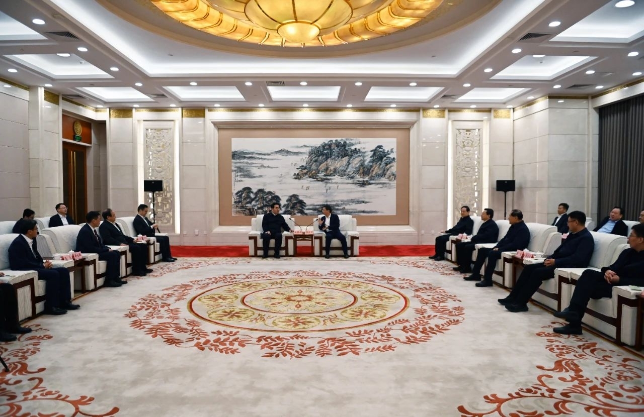 Wen Jinrong, Party Secretary of Jining, and Zhang Haibo, Deputy Party Secretary and Acting Mayor of Jining, Meeting with Man Shengang and His Delegation